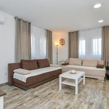 Dom wakacyjny 2 Bedroom Lovely In Drum