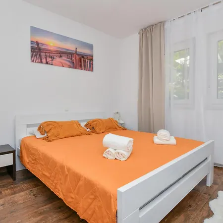 2 Bedroom Lovely In Dom wakacyjny *