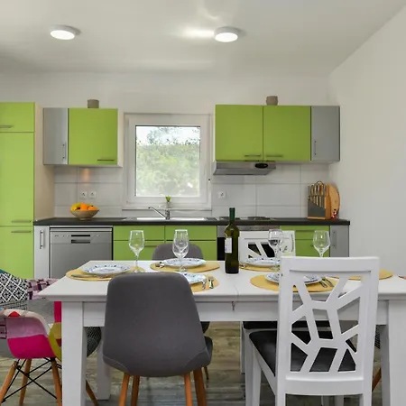 2 Bedroom Lovely In Dom wakacyjny